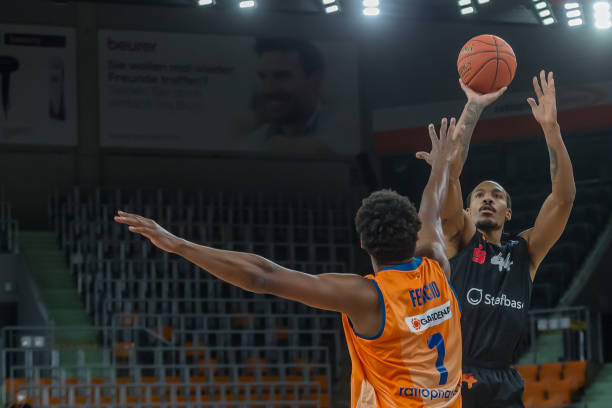 更是战术配 更是战术配