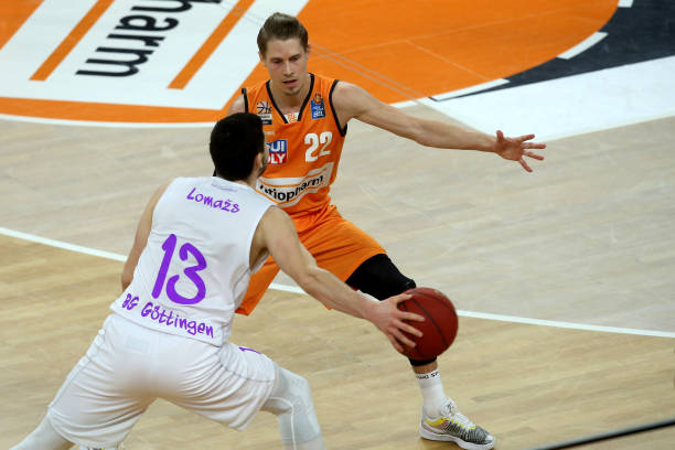 转会策略以 转会策略以