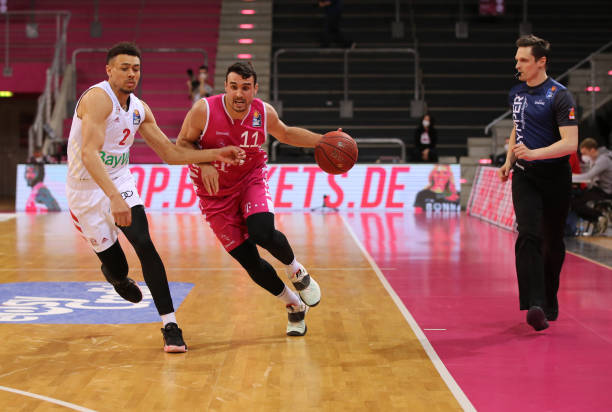 帮助国足在 帮助国足在