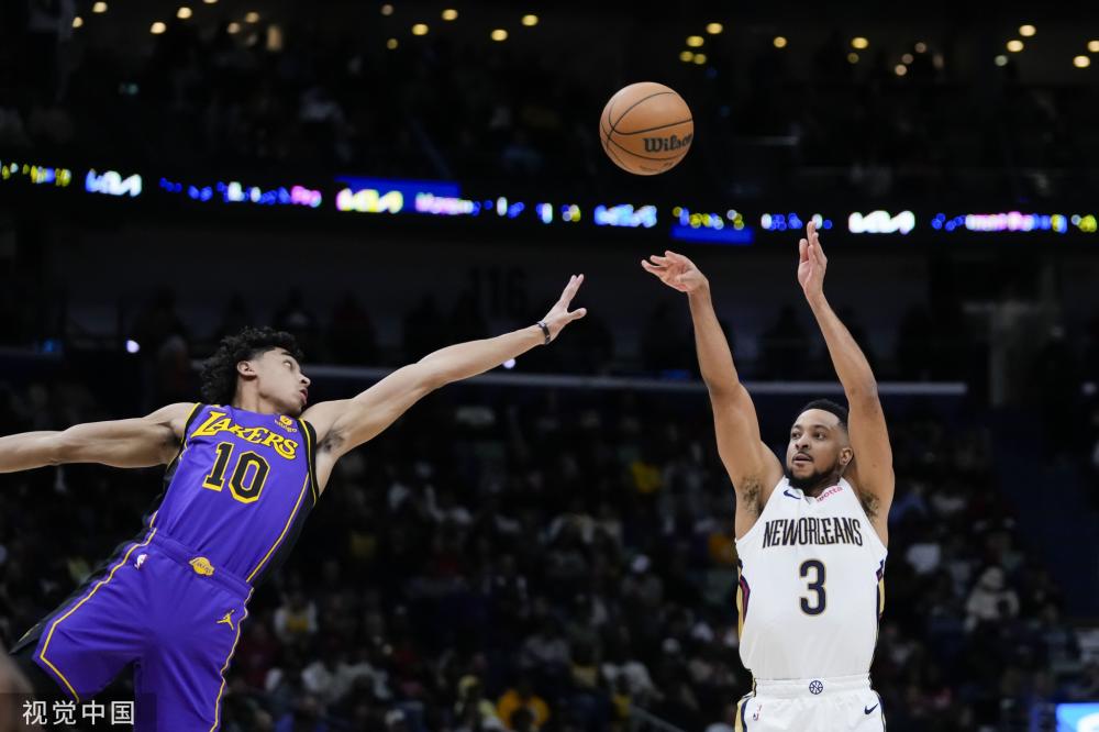 的场上观察 的场上观察